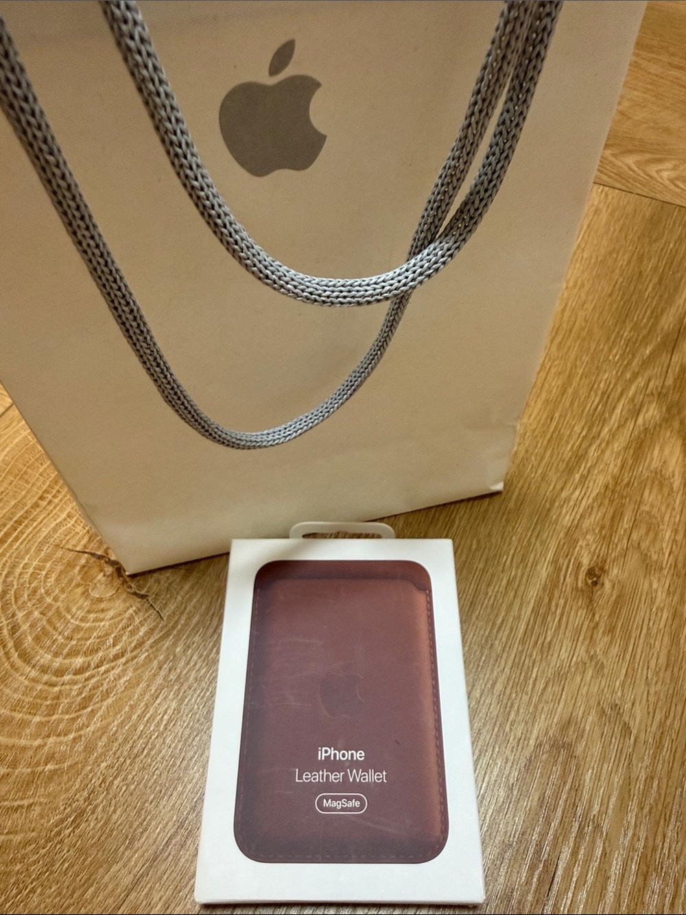 Apple iPhone Leather Wallet (MagSafe) - Brown
